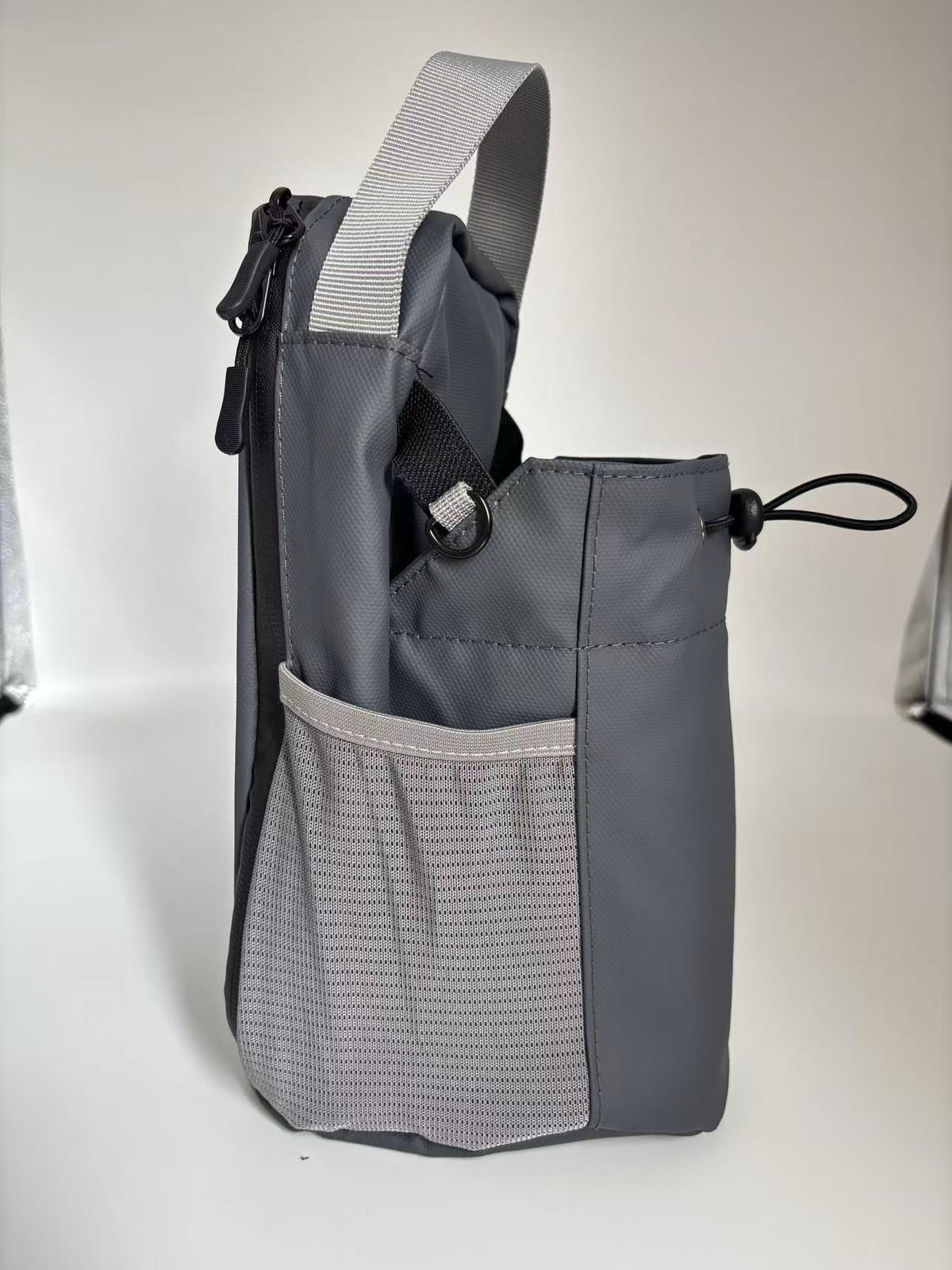 Magnetic Water Bottle Gym Bag